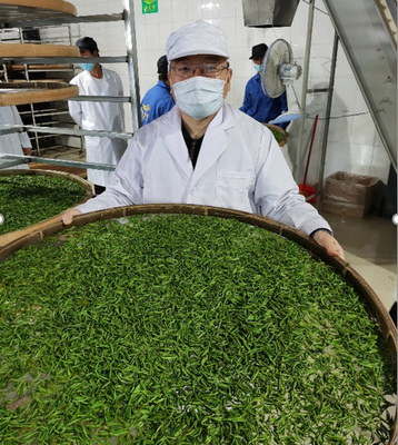 李國文 以產業扶貧聯動消費扶貧，用茶葉加工攻克深度貧困堡壘